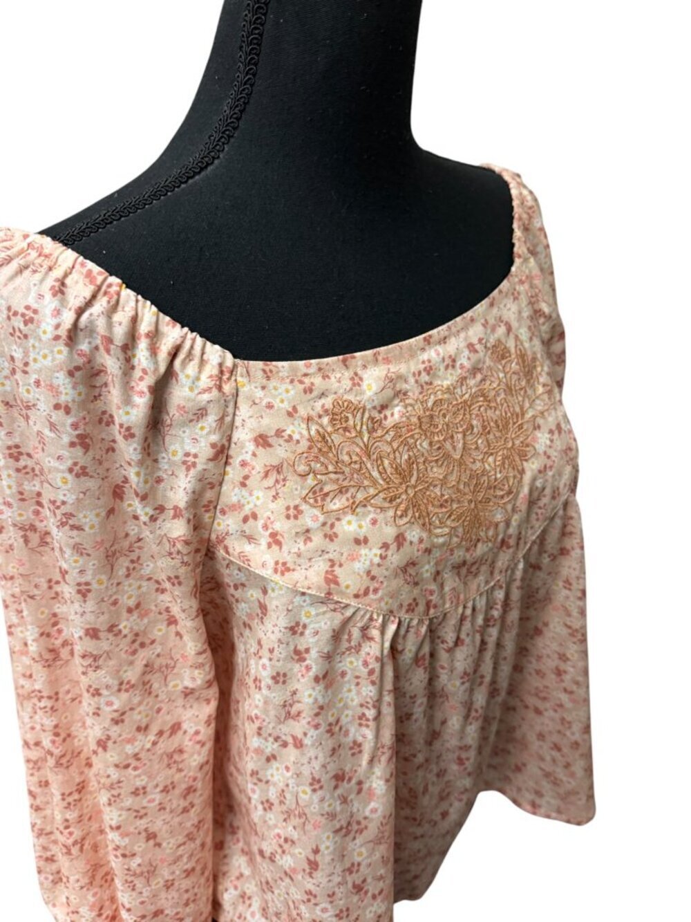 A Collective Story Blush Floral Embroidered Peasant Top Medium Cottagecore Boho - Picture 3 of 10